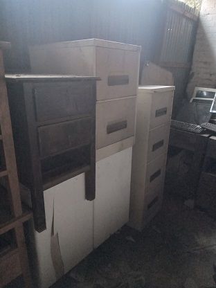 Assorted wood & metal scrap