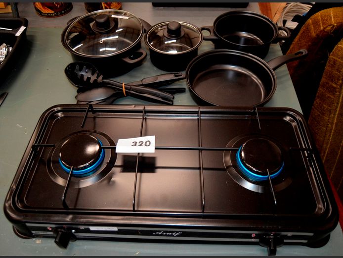 6-PIECE POT SET, TEFLON UTENSILS & TABLE TOP 2-BURNER GAS STOVE [Untested]