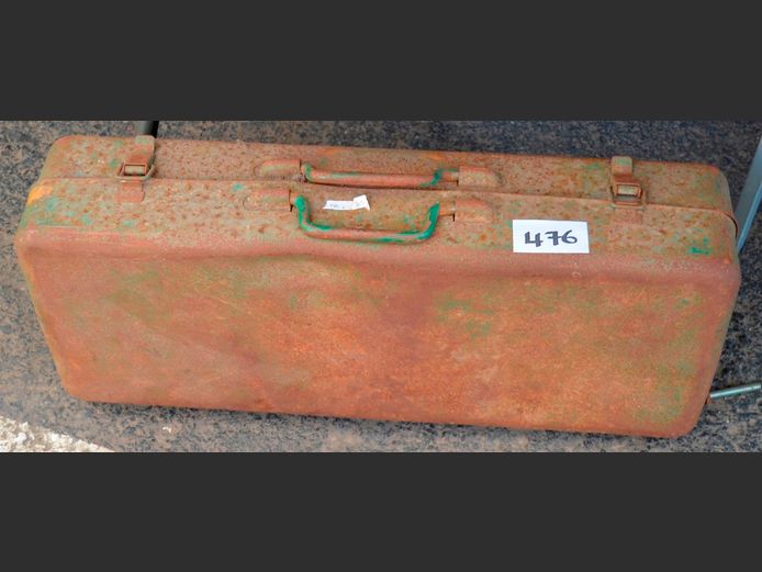 METAL TOOLBOX, 70 x 28 x 16cm [Rusted]