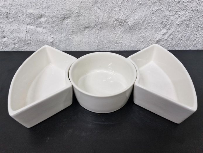 Modernist Ciroa White Porcelain 3-Piece Interlocking Sectional Dip & Appetizer Bowl Set