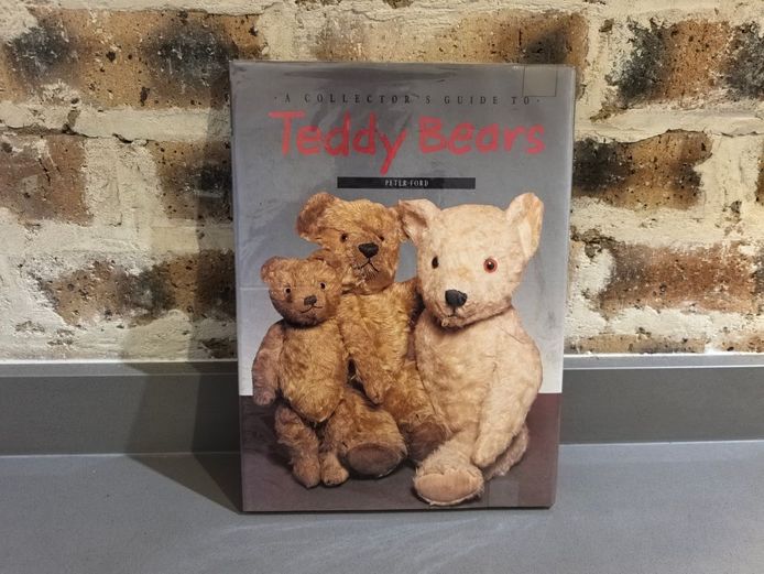 A Collector's Guide to Teddy Bears by Peter Ford (1990)