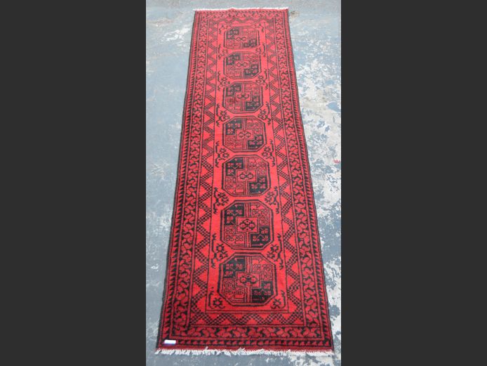 RED & BLACK PERSIAN RUNNER, 290 x 80cm [G]