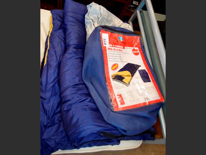 OUTLANDER SLEEPING BAG & INFLATABLE MATTRESS
