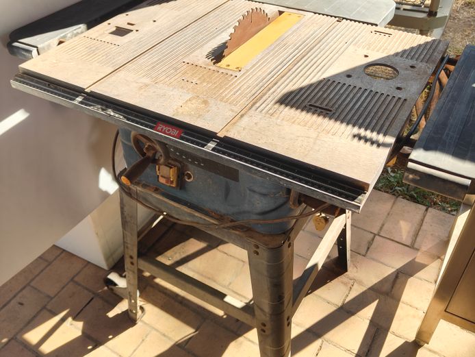 TABLE SAW (WORKING)
