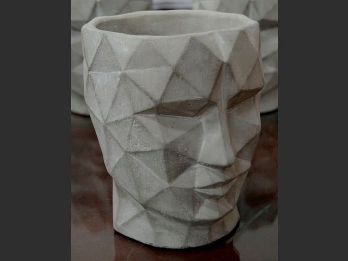 PRICE & SONS CONCRETE "FACE" PLANTER, 17 x 15 x 18.5cm
