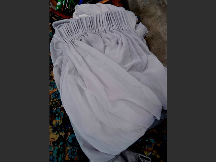 LOT: GREY CURTAINS