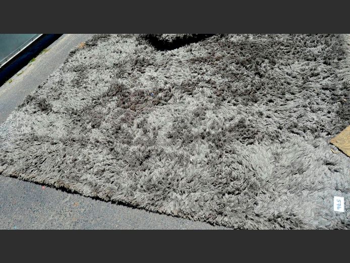 GREY FLUFFY CARPET, 260 x 175cm