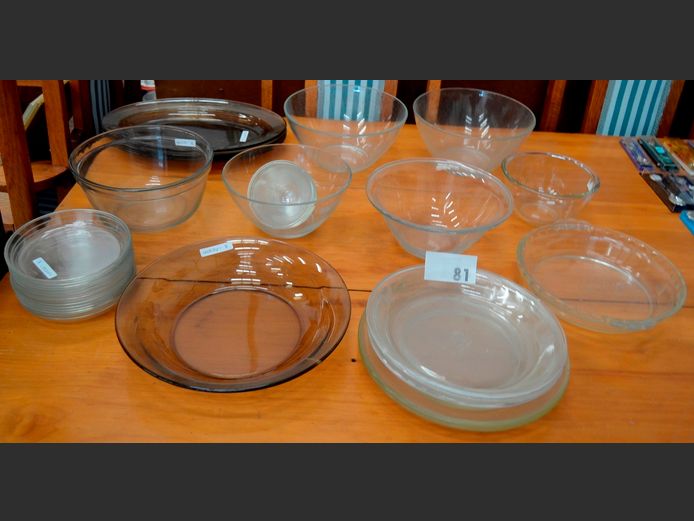 GLASS: BOWLS, PIE DISHES, PLATTERS, etc