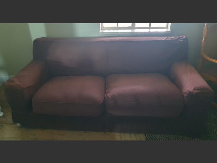 BURGUNDY CORICRAFT SLIP COVER 2-SEATER COUCH, 220 x 100c