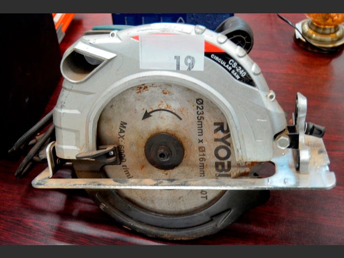 RYOBI 235mm CIRCULAR SAW [Switches on, untested further]
