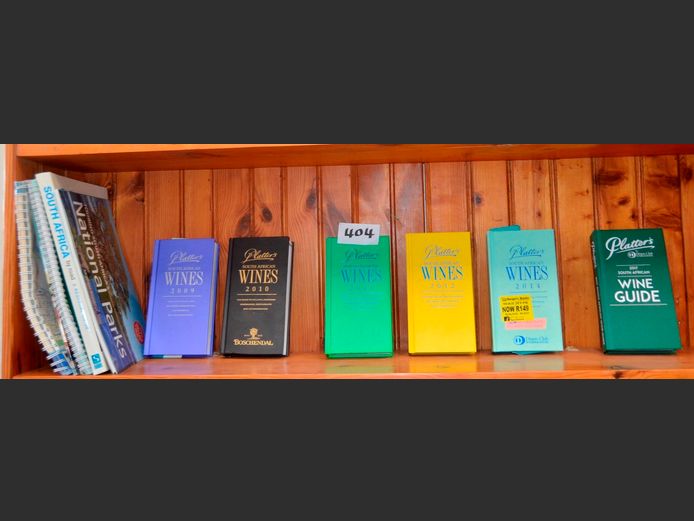 COLLECTION JOHN PLATTER WINE GUIDES, etc