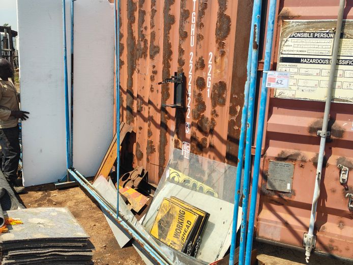 LOT STEEL FRAMES AND SIGNS