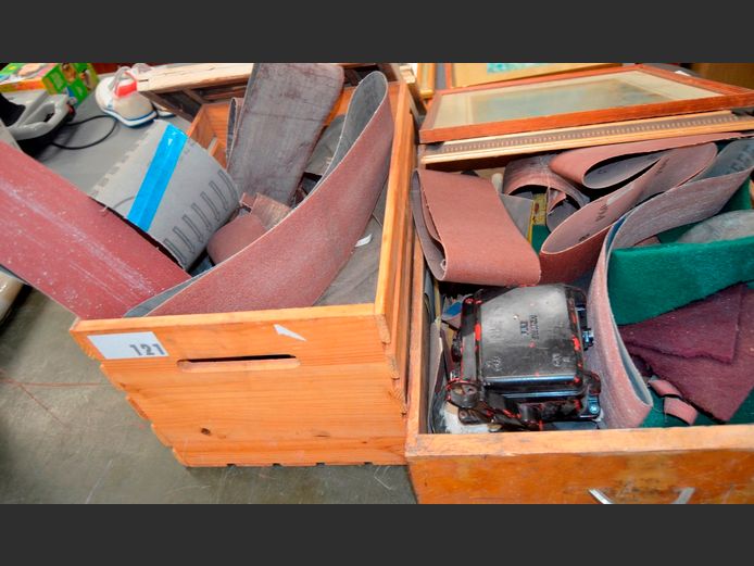 LOT: ABRASIVE BELTS & WOODEN CRATES