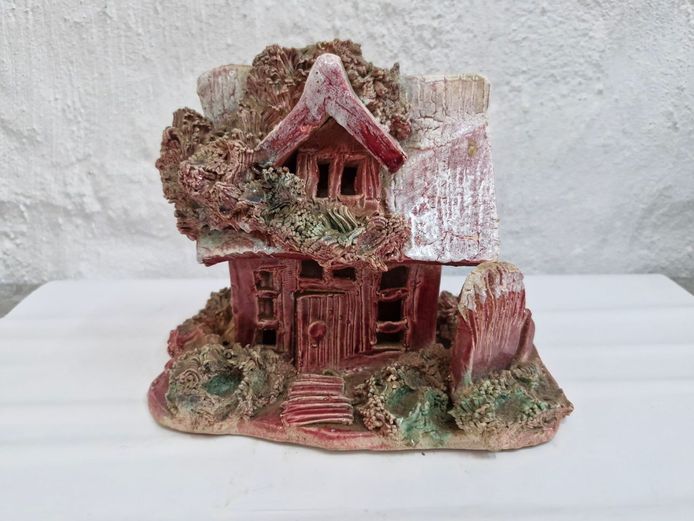 Rustic Cottage Ornament / Decorative House Sculpture
