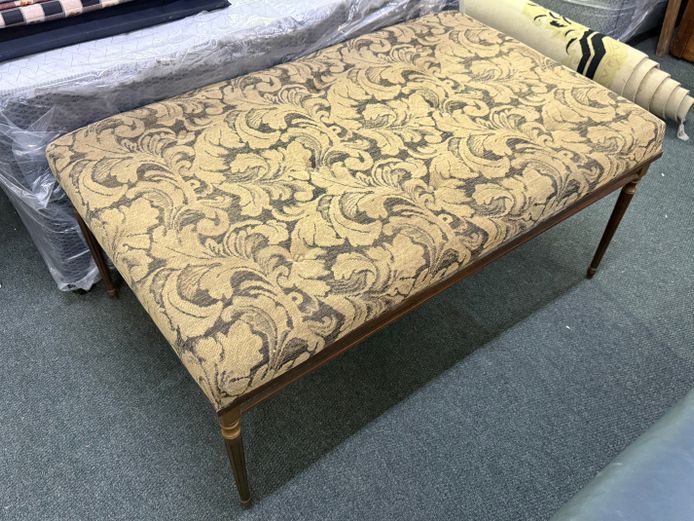 Ottoman with Metal Legs 