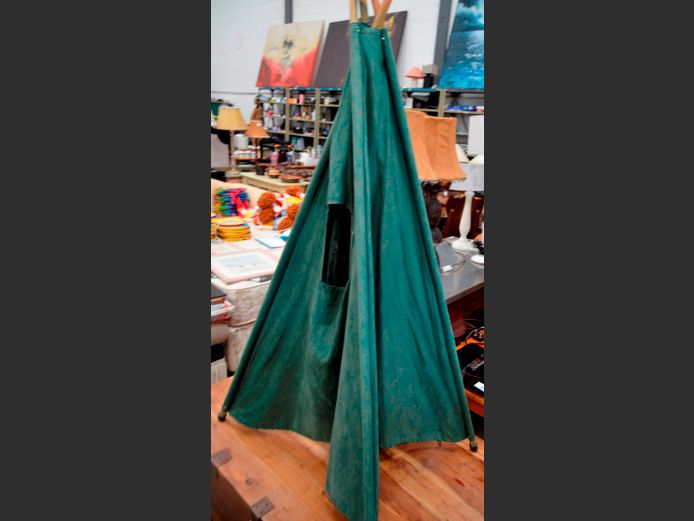 CHILDREN'S TEEPEE