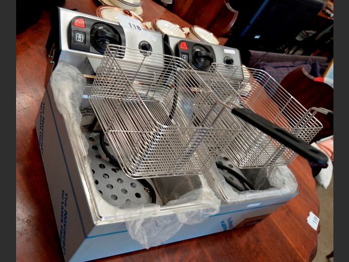 DOUBLE BIN CHIP FRYER WITH BASKETS, 58 x 45 x 29cm [Only 1 side switches on, untested further]