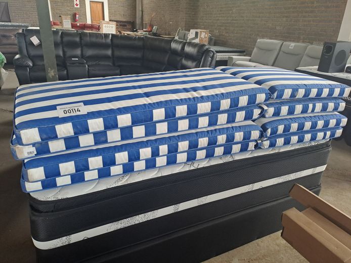 LOT OF 4 SEATED BY JENKIE STRIPED WATERPROOF LOUNGER CUSHION (190X50CM)