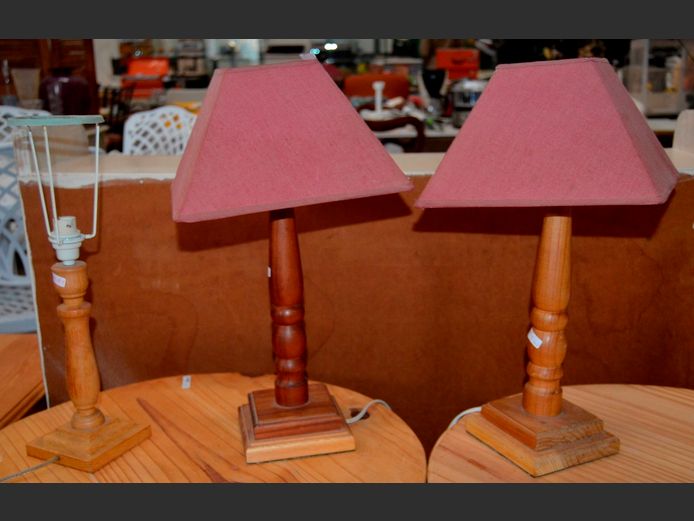 LOT: 3 x WOODEN TABLE LAMPS, 46cm High & 41cm High [1 shade needed]