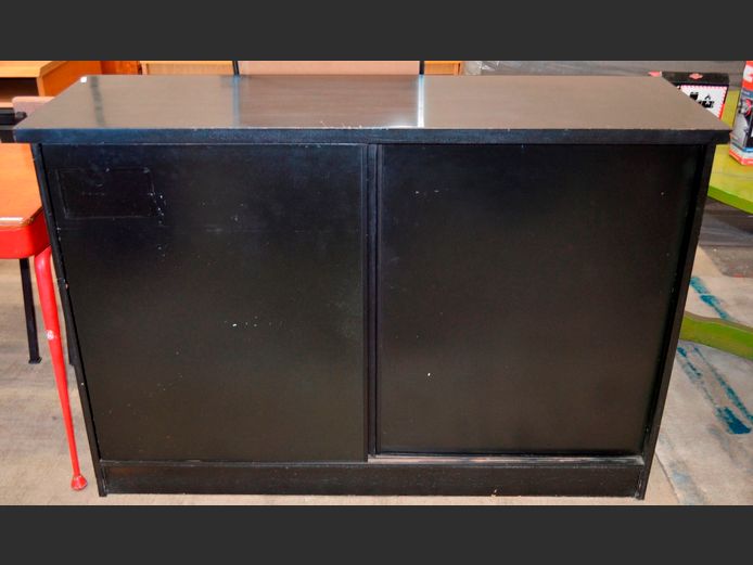 PAINTED SLIDING DOOR CREDENZA, 138 x 44 x 93cm