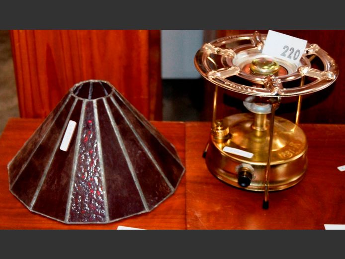 PRI-MUS VINTAGE STOVE & A RED LEAD GLASS LAMP SHADE