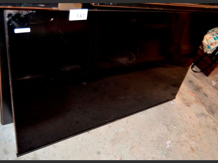 HISENSE 55" TV [Switches on, Screen cracked] ### LICENCE PLEASE ###