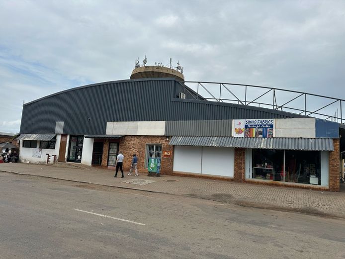 COMMERCIAL INVESTMENT PROPERTY WITH HIGH POTENTIAL - ONSITE AUCTION
