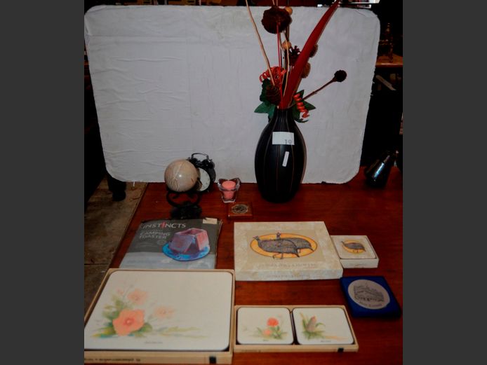 BLACK & GILT VASE, GUINEA FOWL PLACEMATS, COASTERS, etc