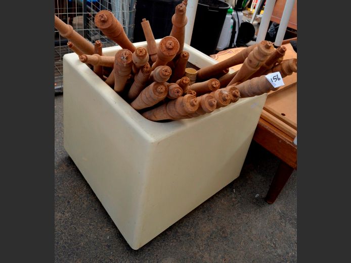 PLASTIC PLANTER, 60 x 60 x 55cm, &  TABLE LEGS