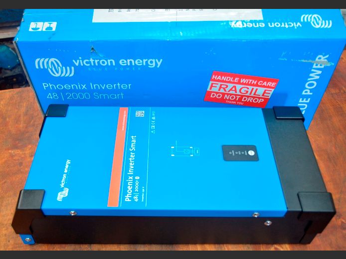 VICTRON ENERGY 48V/2000W PHOENIX SMART INVERTER CHARGER [Untested]