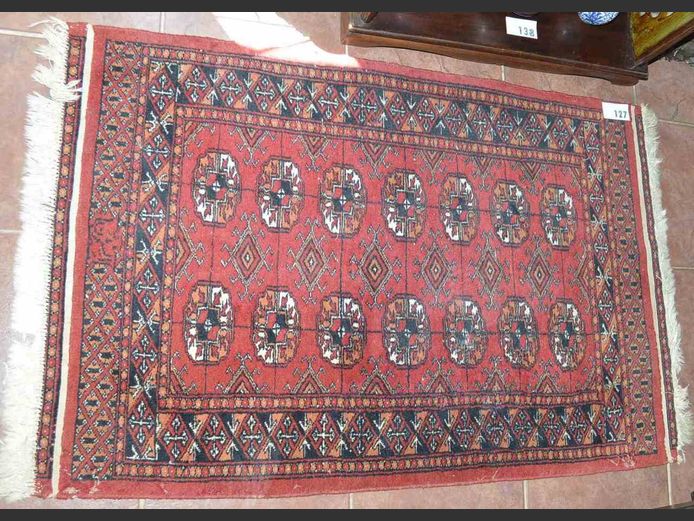 DARK RED & BLACK PERSIAN RUG, 119 x 79cm
