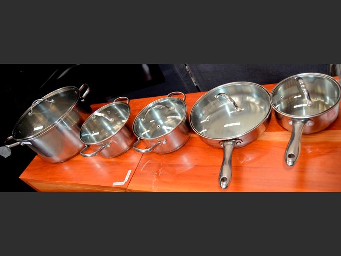 BOARDMAN'S 10-PIECE STAINLESS STEEL POT SET