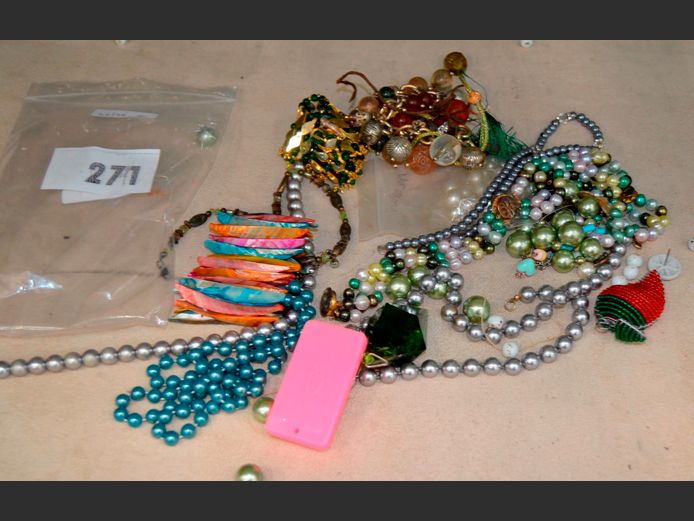ASSORTED COSTUME JEWELLERY