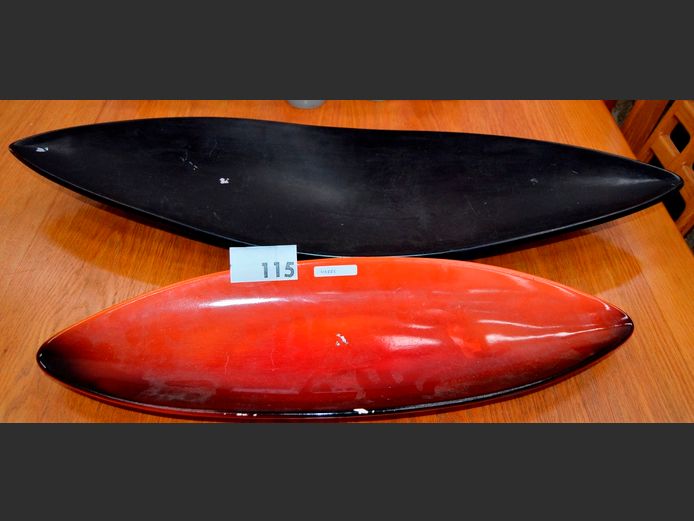 LOT OF 2: BLACK & RED OVAL DECORATIVE PLATTERS, 83cm & 60cm Long [Chips in places]