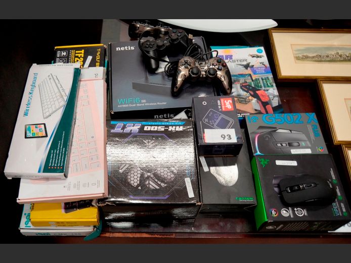 ROUTER, VARIOUS KEYBOARDS, MOUSES, etc [Untested]