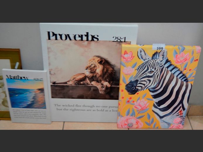 LOT OF 3 UNFRAMED PHOTOGRAPHIC PRINTS ON CANVAS: LION & ZEBRA, 69 x 53cm, 59 x 45cm & 40 x 26cm