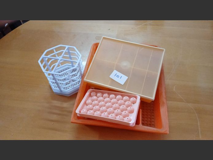 Plastic containers 