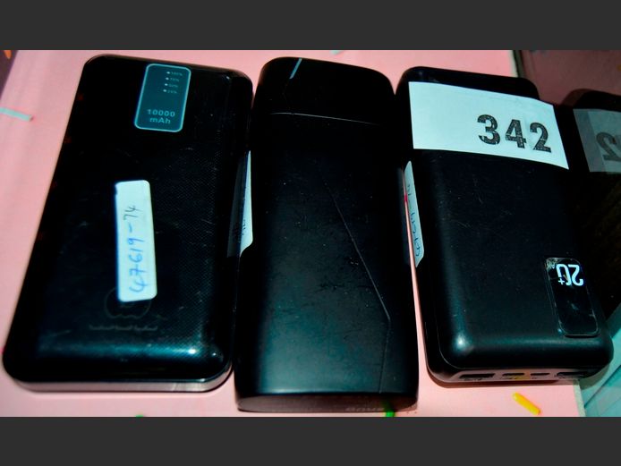 LOT OF 3: POWER BANKS [Untested]