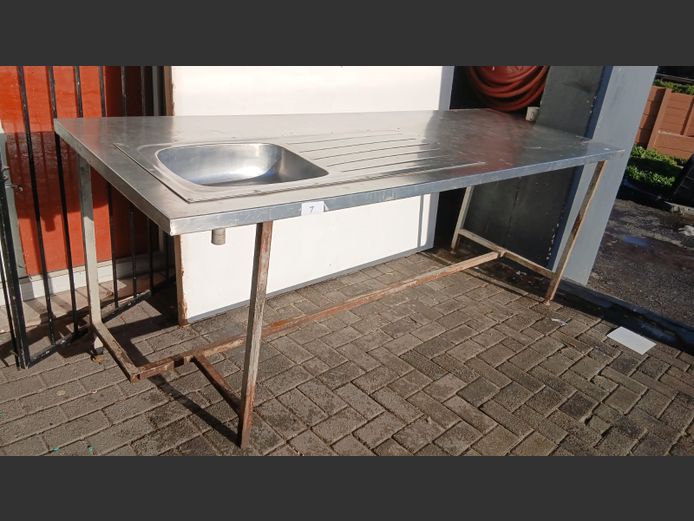 Steel catering table with stainless steel top