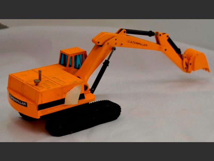 CAT MODEL EXCAVATOR