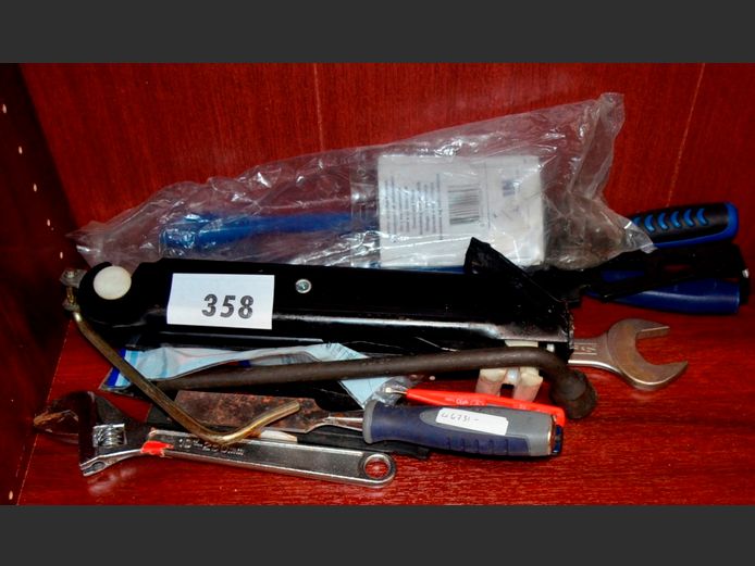 JACK, BOLT CUTTERS, CHISELS, etc