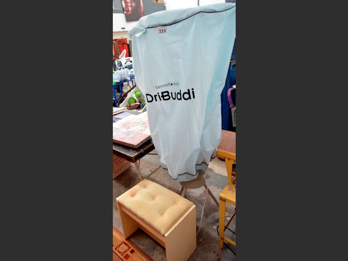 DRIBUDDY [Switches on, untested further] & A DRESSING TABLE STOOL, 49 x 31 x 45cm [32,33]