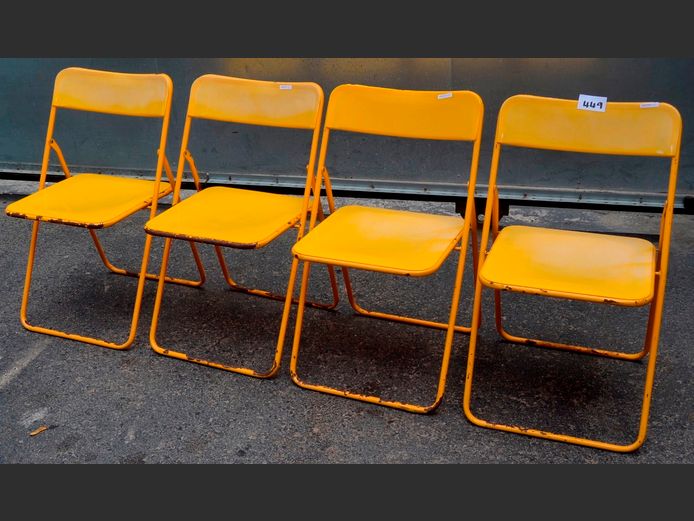 SET OF 4 YELLOW PLASTIC & METAL FOLDING CHAIRS [Some rust]