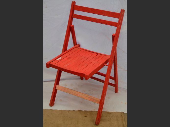 RED PAINTED FOLDING CHAIR