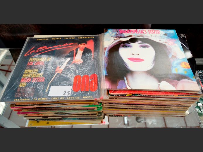 COLLECTION +/- 60 LP RECORDS: THE BEATLES, DIRE STRAITS, BRUCE SPRINGSTEEN, FLEETWOOD MAC, etc