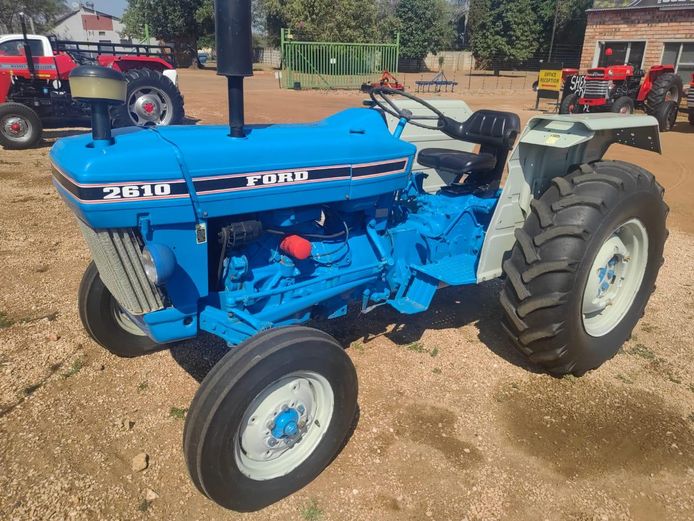 Ford 2610 (4x2) Tractor