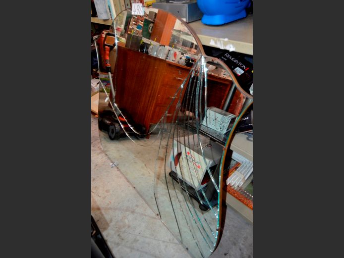 WALL MOUNT MIRROR, 95 x 91cm [Damaged]