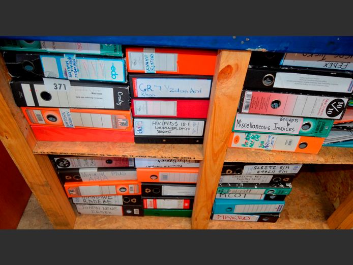 LARGE LOT: LEVER ARCH FILES