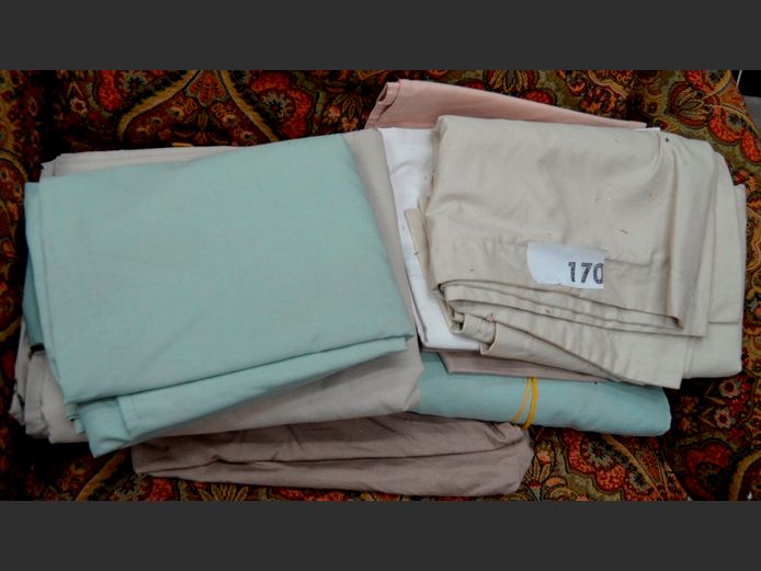 SINGLE & ¾ FITTED SHEETS, FLAT SHEETS & PILLOWCASES