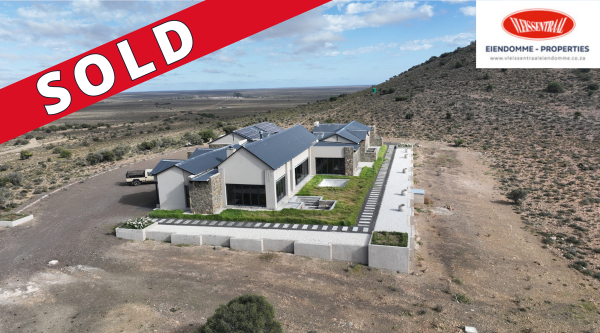 798 ha Karoo Farm - Aberdeen